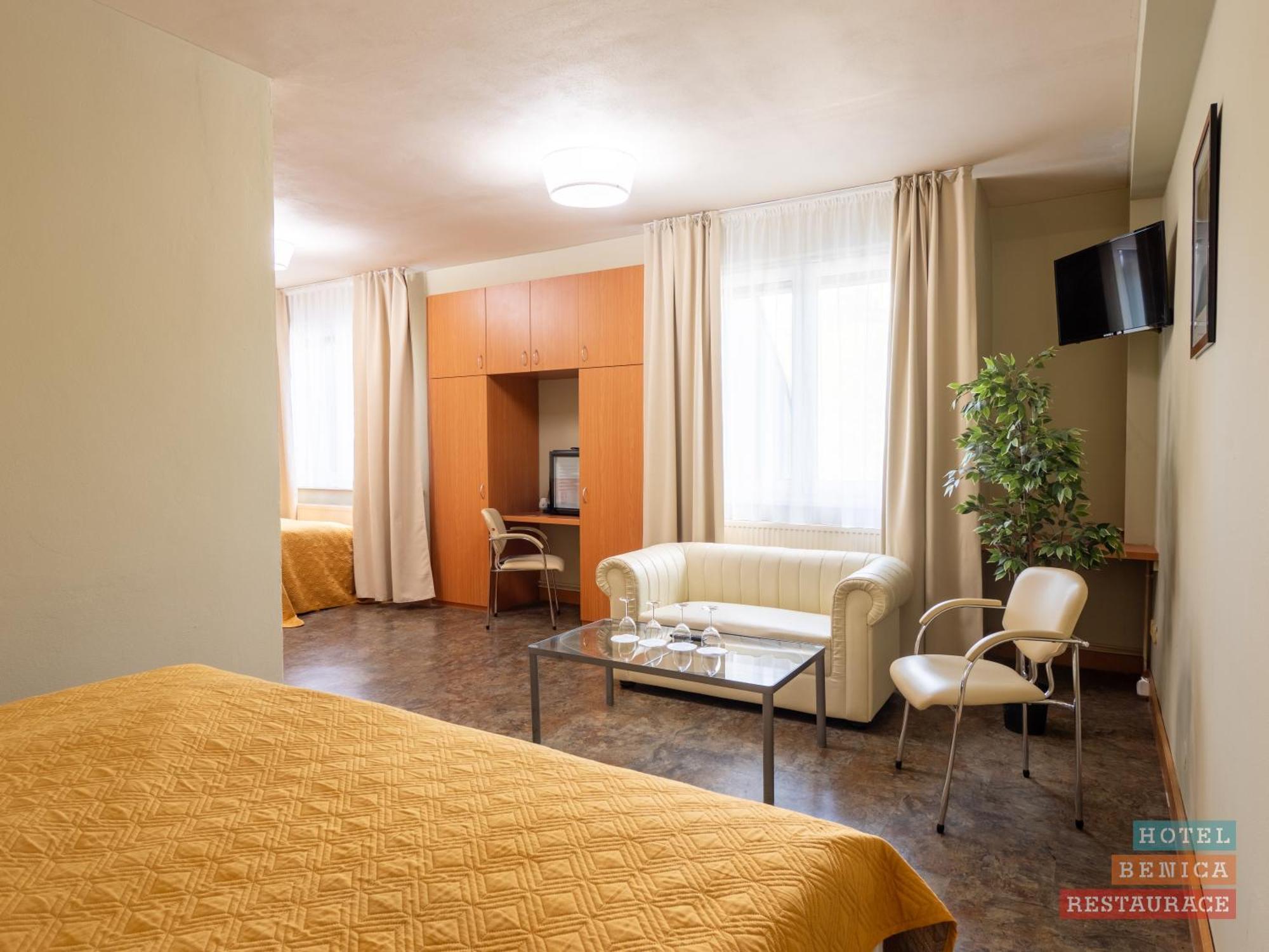 Hotel Benica Benesov  Buitenkant foto