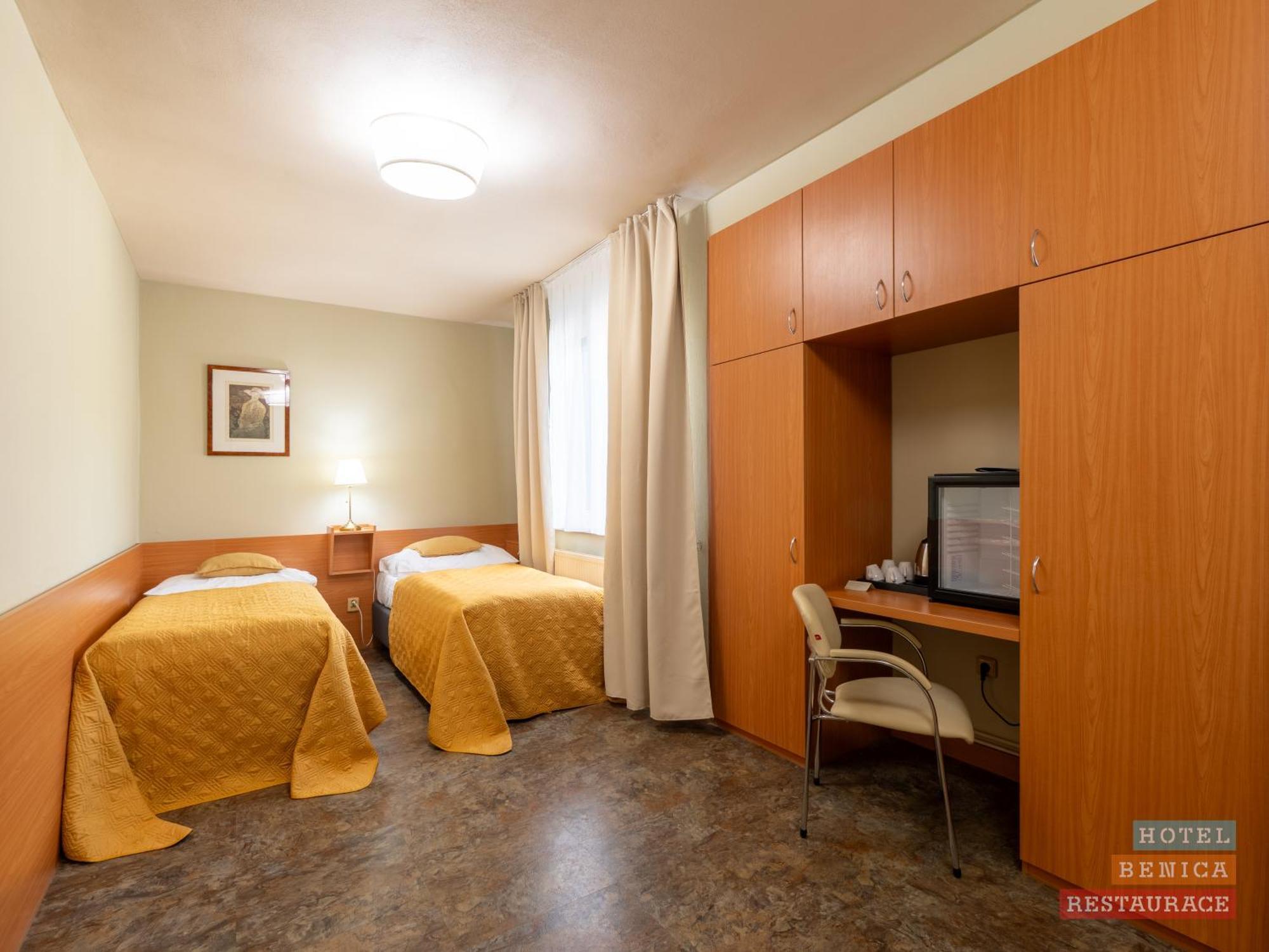 Hotel Benica Benesov  Buitenkant foto